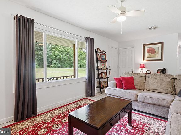 5th image of 102 Wishbone Cir