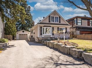 220 Townsend Ave, Burlington, ON L7T 1Z4