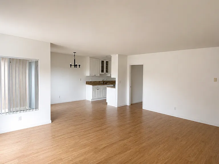 1528 Euclid St #7 — Photo 5
