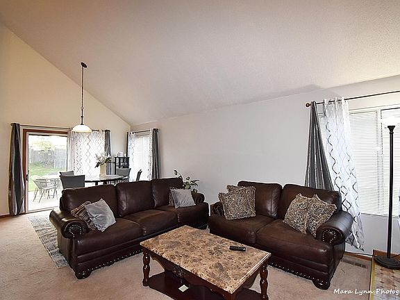 4th image of 2142 Brittany Ln