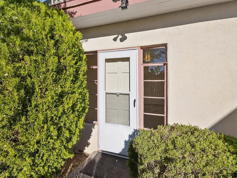 306 Carlisle Blvd SE #C — Photo 3