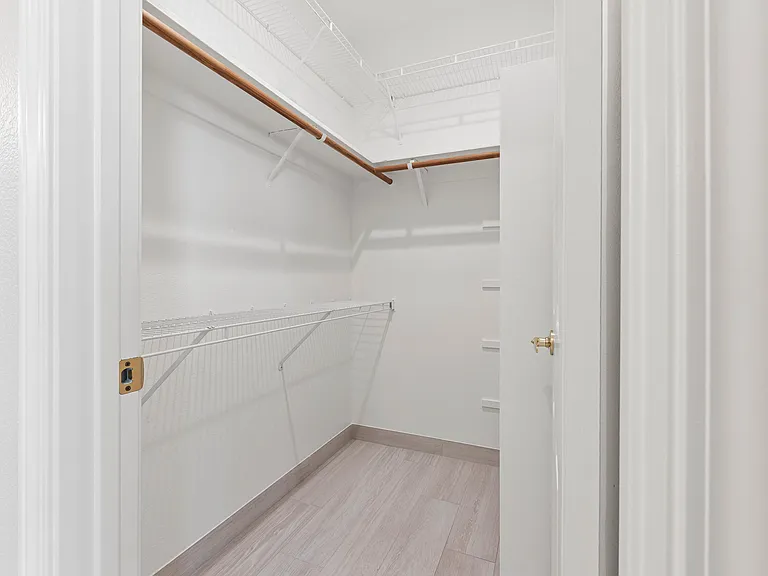 560 Diana Ave — Photo 37