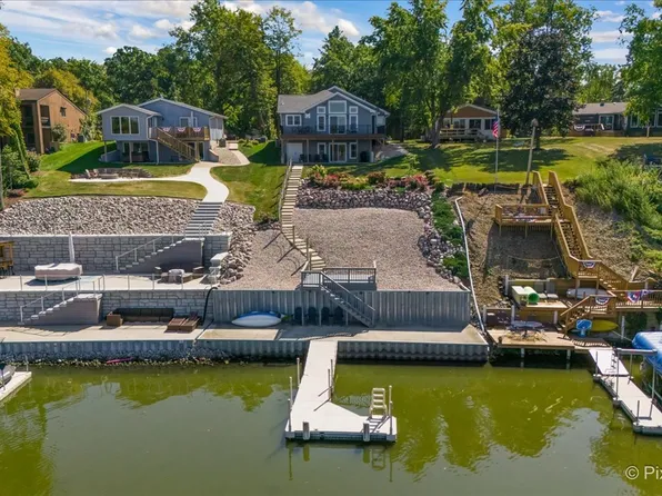 813 Lake Holiday Dr, Sandwich, IL 60548