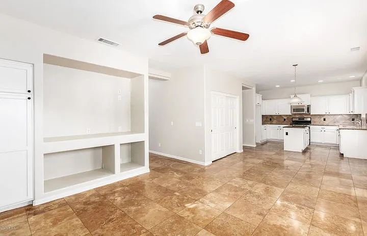 18606 W Sunnyslope Ln — Photo 16