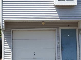 6 Hawthorne Ave, Derby, CT 06418