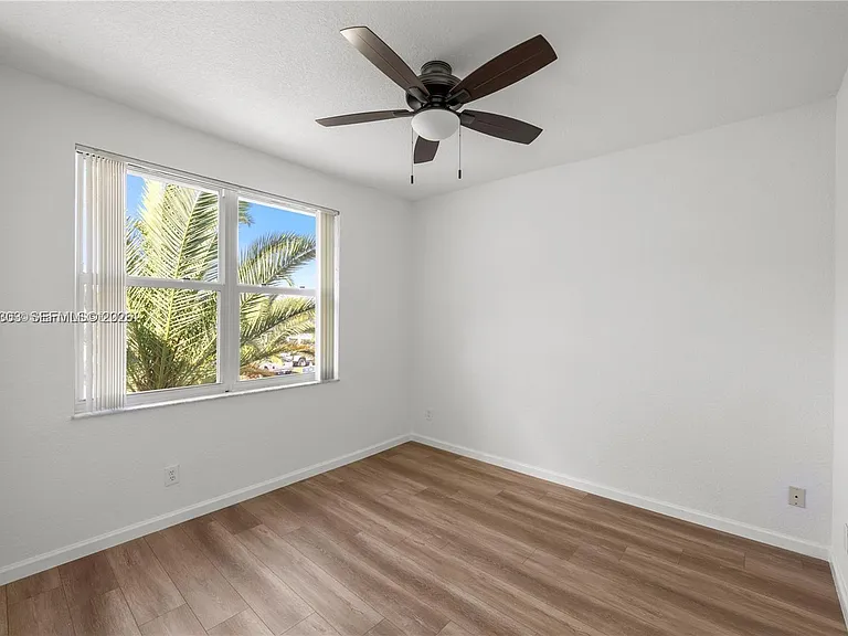 16449 SW 84th Pl — Photo 54