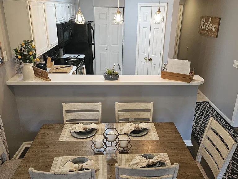 589 Blue River Ct #4C — Photo 8