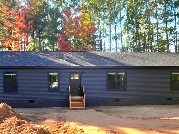 611 Pine Ave S, Sandstone, MN 55072