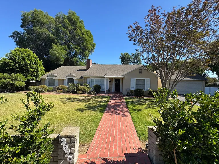 2570 Wallingford Rd — Photo 3