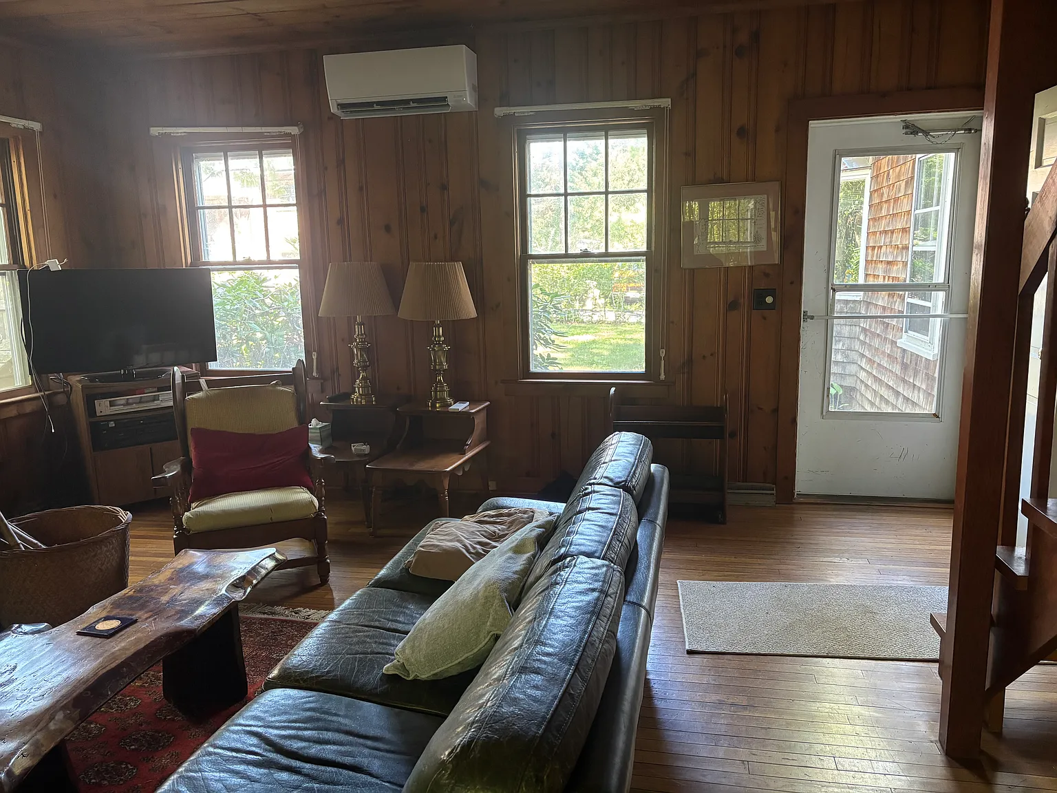 4 bed, 2500 sqft, $2,300 — Photo 2