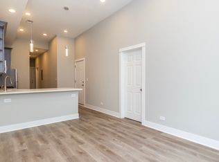 1055 N Wolcott Ave APT 2F, Chicago, IL 60622