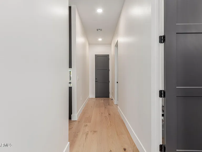 3014 E Avalon Dr — Photo 35
