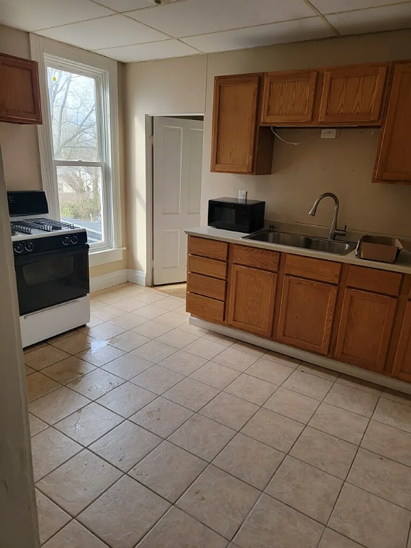 Wabash, 494 N Comstock ST — Photo 3