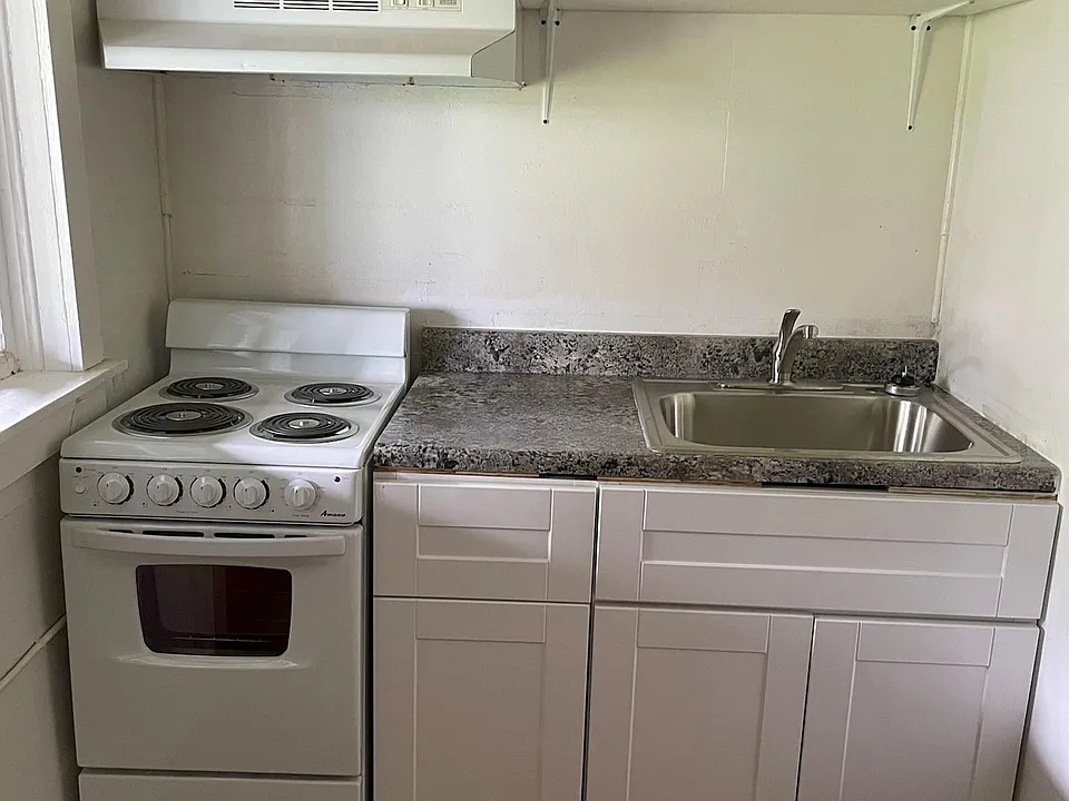 1657 Southwest Blvd #3