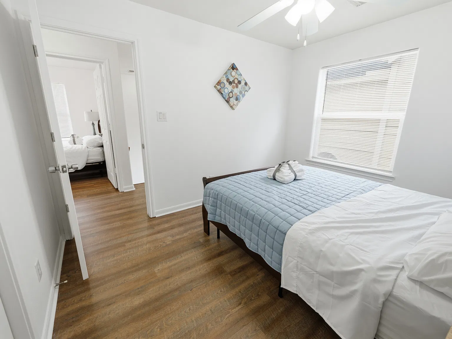 3 bed, 2.5 bath, 1328 sqft, $2,500 — Photo 4