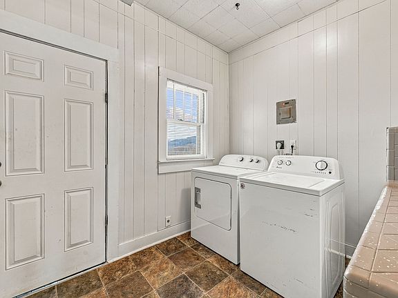 19th image of 218 W Rogan St