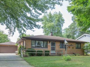 19180 Wedgewood Dr, South Bend, IN