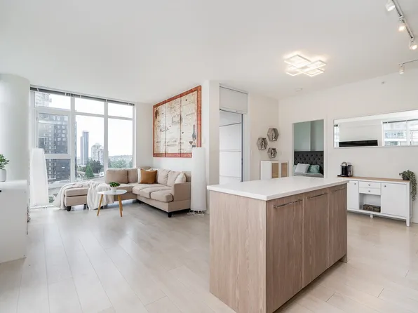691 North Rd #601, Coquitlam, BC V3J 0H9