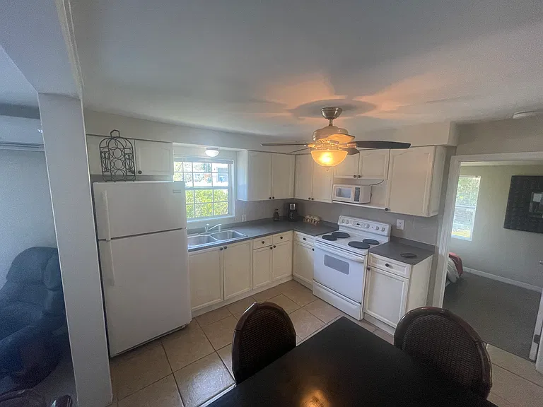 10188 Illinois St — Photo 15