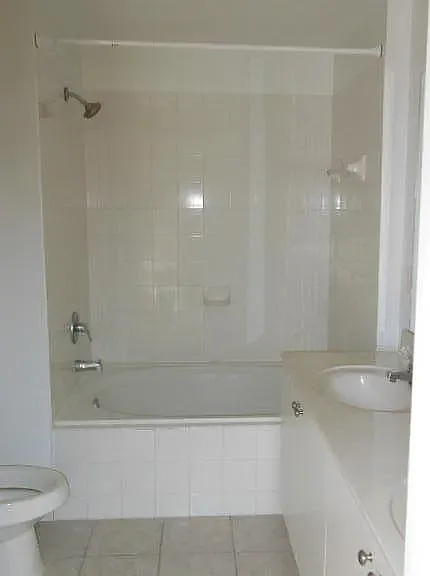 2 bed, 905 sqft, $2,750 — Photo 2
