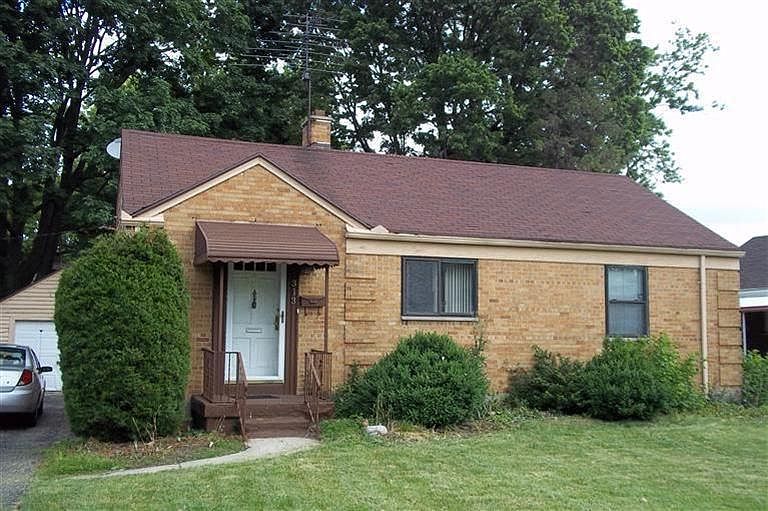 1st image of 313 E Dorothy Ln