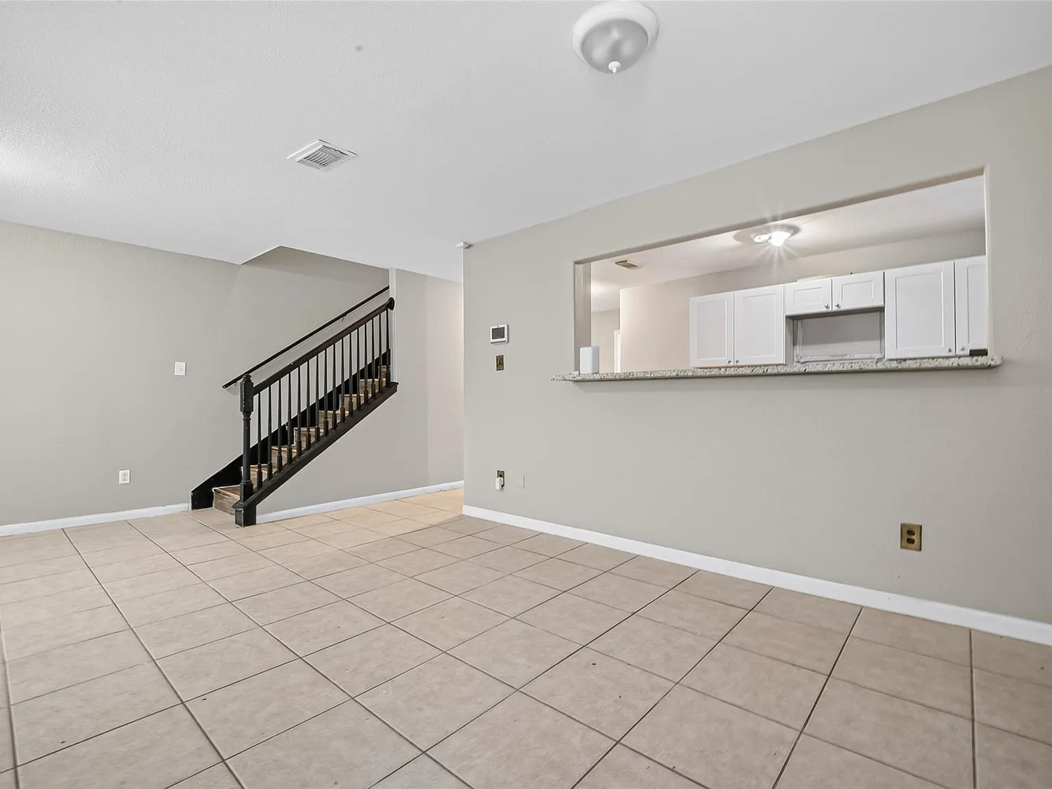 4 bed, 2.0 bath, 1590 sqft, $1,800 — Photo 4