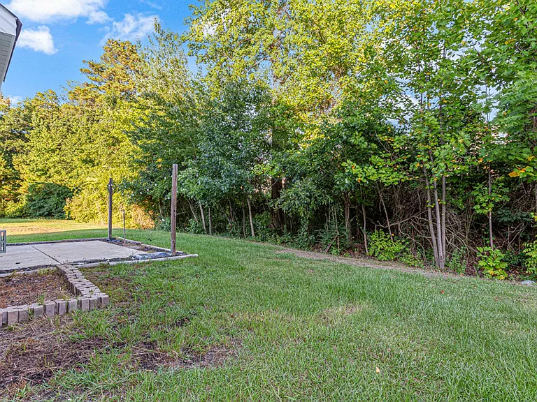 2240 Mannington Dr — Photo 9