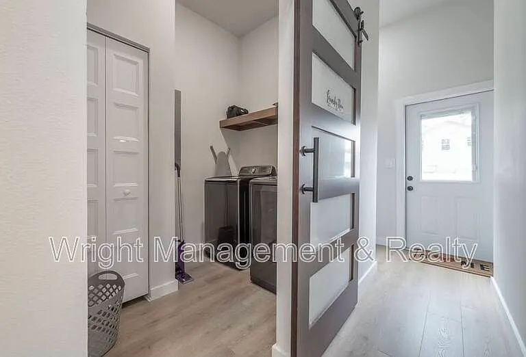 1807 E 20th Ave — Photo 14