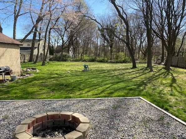 1004 Park Ave Floor 1, Huntington, NY 11743 – 2-bedroom rental in Huntington