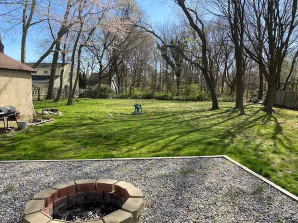 1004 Park Ave Floor 1, Huntington, NY 11743