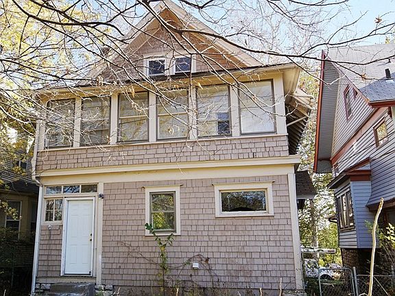 2nd image of 3930 Forest Ave