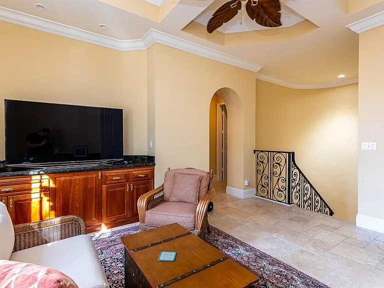580 Admirals Way — Photo 9