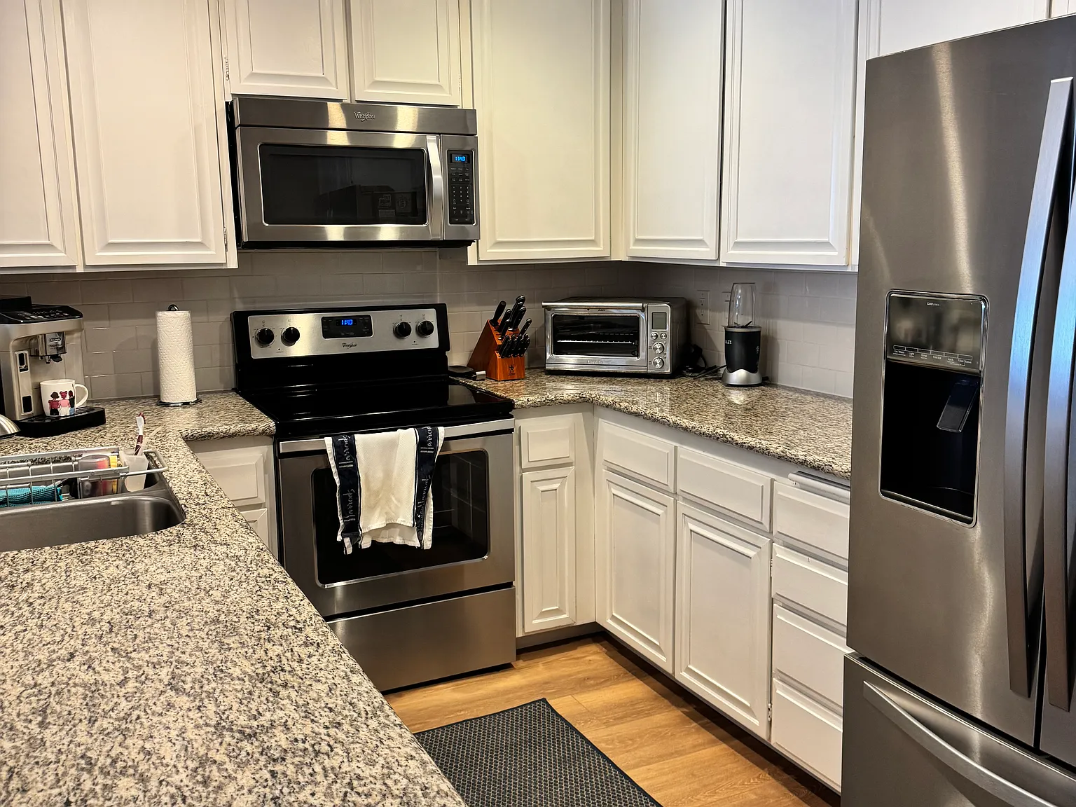 2 bed, 1118 sqft, $3,649 — Photo 4