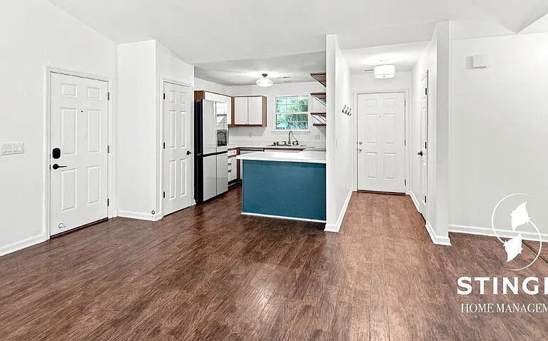 54 Ardmore Ave — Photo 13
