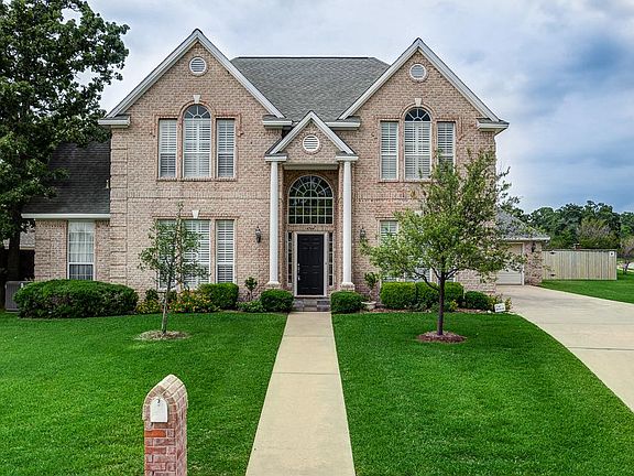 2nd image of 4744 Renwick Dr