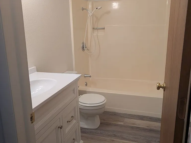 509 N Black Ave #1-8 — Photo 2