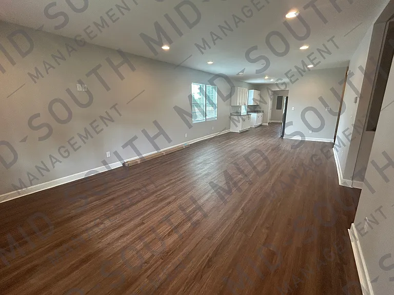 325 N Dean St — Photo 10