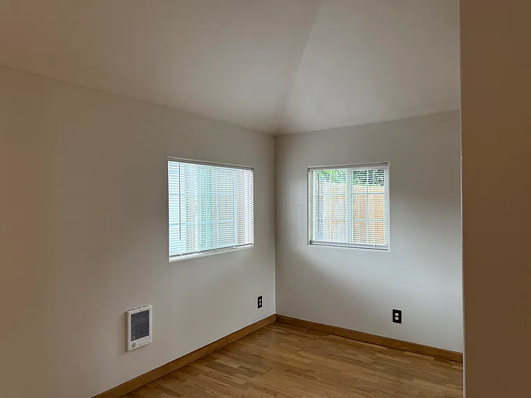 116 SE 192nd Ave — Photo 8