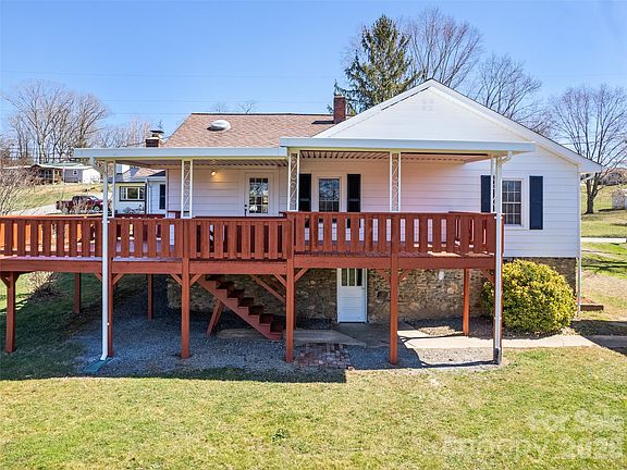 5th image of 157 Morgan St