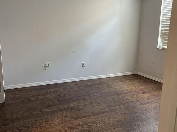 5th image of 802 W Windward Way #316