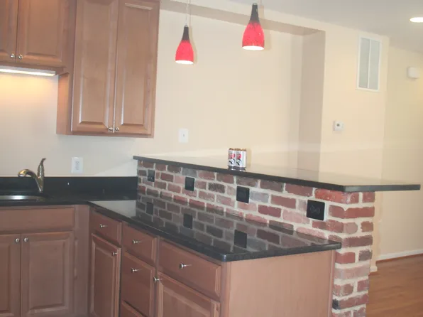 621 S Clinton St, Baltimore, MD 21224