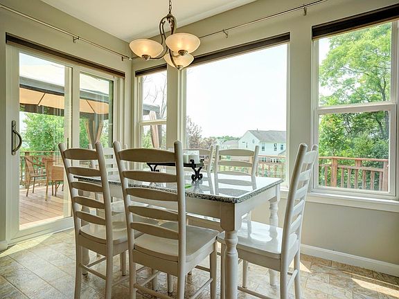 3rd image of 1741 Teakwood Ln