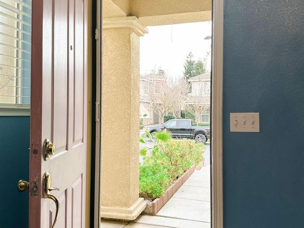 13703 Coastal Ct, Waterford, CA 95386