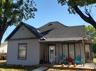 409 N 2nd St, Savannah, MO 64485