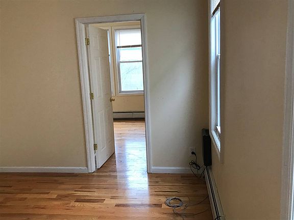 5th image of 245 Duncan Ave APT 2