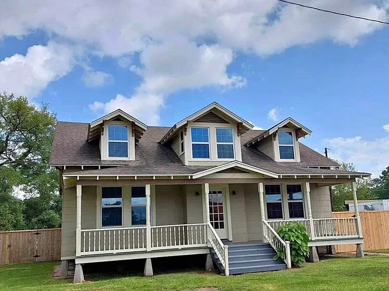 104 Nouveau Ln — Photo 2
