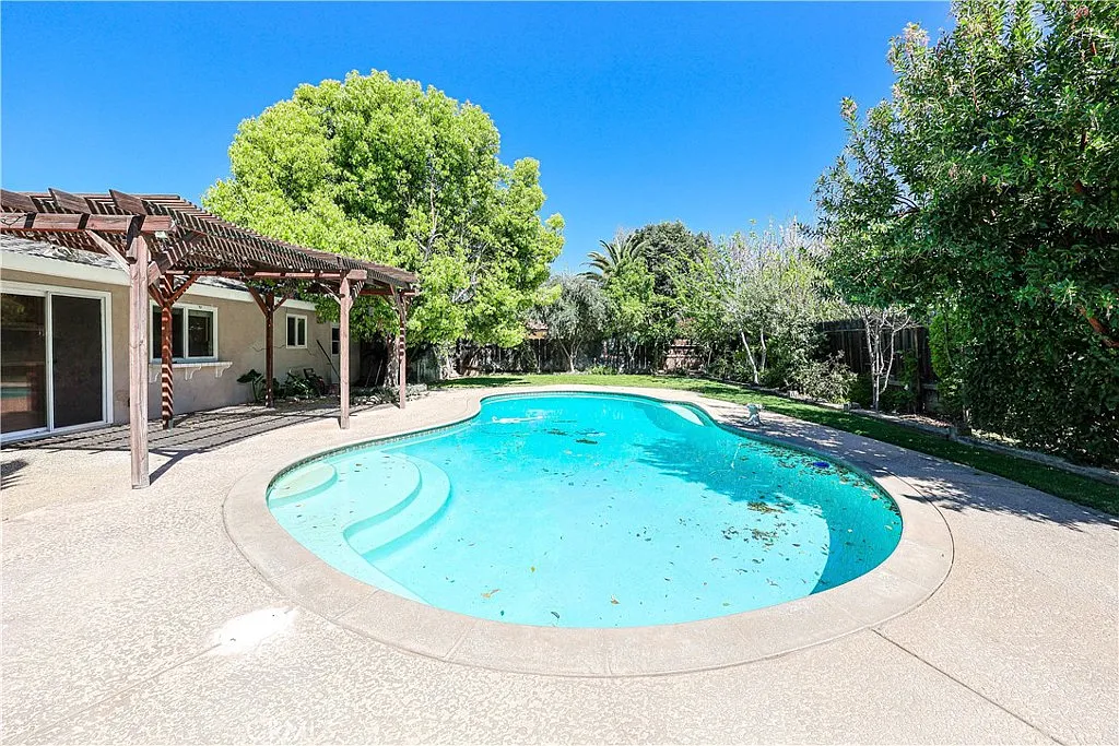 2874 El Camino Real photo 1