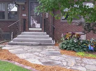 2426 Raymond Dr, Des Moines, IA 50310