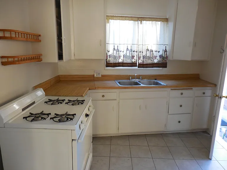 5937 Burchard Ave — Photo 9