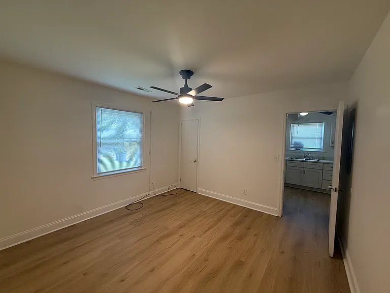 606 Greenmead Dr — Photo 7